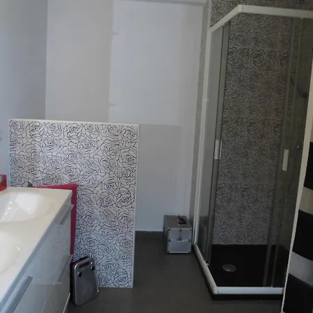Near To Castle Santa Barbara Appartement *